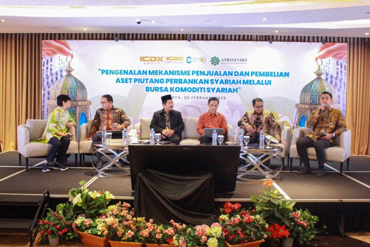 Dari kiri
Andam Dewi Syarif Syariah Advisor ICDX, Syamsul Aidi Bachtiar Head of Shariah Adisory & Legal - PT Bank CIMB Niaga Tbk, Dawud Arif Khan Anggota Dewan Syariah Nasional Majelis Ulama Indonesia, Ardiansyah Rakhmadi Analis Senior Direktorat Pengaturan dan Pengembangan Perbankan Syariah - Otoritas Jasa Keuangan (OJK), Aminuddin (Sharia Advisory & Governance - PT Bank Permata Tbk), Zulfal Faradis Head of Syariah Business Unit ICDX. (Foto : ist)