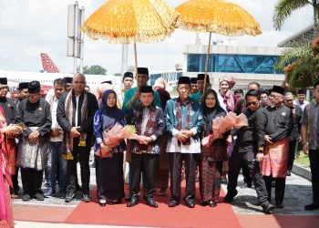 LAM Gelar Seloko Adat Sambut Gubernur dan Wakil Gubernur Jambi. (Foto : ist)