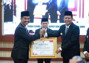 Hadiri Sertijab Bupati Muaro Jambi, Gubernur Al Haris Tekankan Sinkronisasi Program Pembangunan. (Foto : ist)