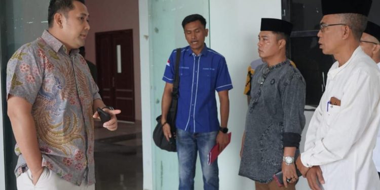 Bupati HM Syukur Sidak Ruang Kerja di Setda Merangin. (Foto : ist)