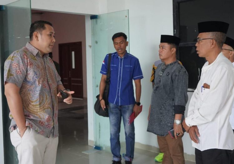 Bupati HM Syukur Sidak Ruang Kerja di Setda Merangin. (Foto : ist)