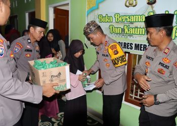 Peduli Anak Yatim, Kapolres Merangin Santuni Yayasan Kasih Umi. (Foto : ist)