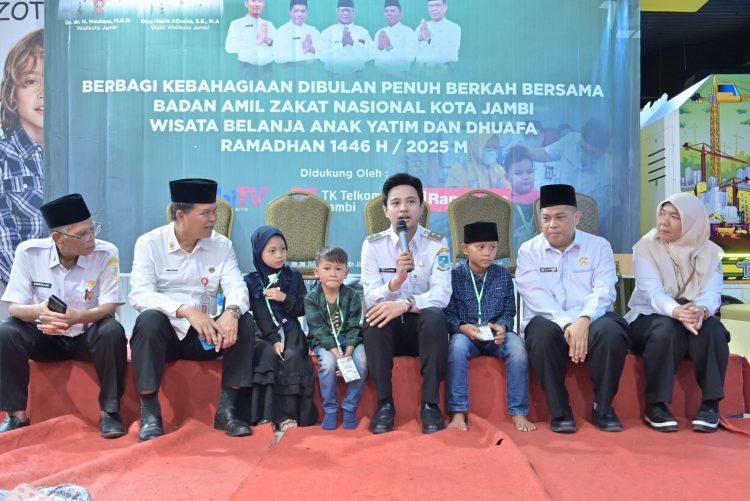 Bersama Baznas, Wawako Diza Ajak Yatim dan Dhuafa Belanja. (Foto : ist)