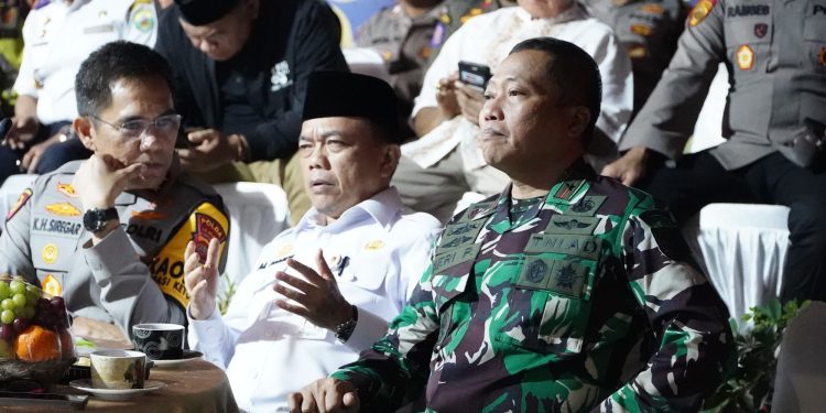 Gubernur Al Haris Ikuti Zoom Meeting Dengan Panglima TNI-Kapolri, Pastikan Jambi Kondusif Selama Idul Fitri. (Foto : ist)