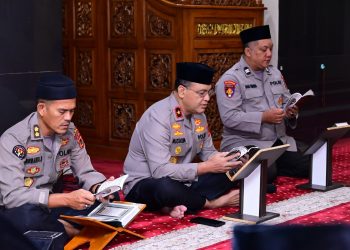Wakapolda Jambi Pimpin pembinaan rohani dan mental personil. (Foto : ist)