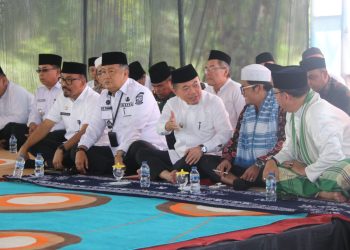 Gubernur Jambi halalbihalal bersama masyarakat Tanjung Raden, Seberang Kota Jambi. (Foto : ist)