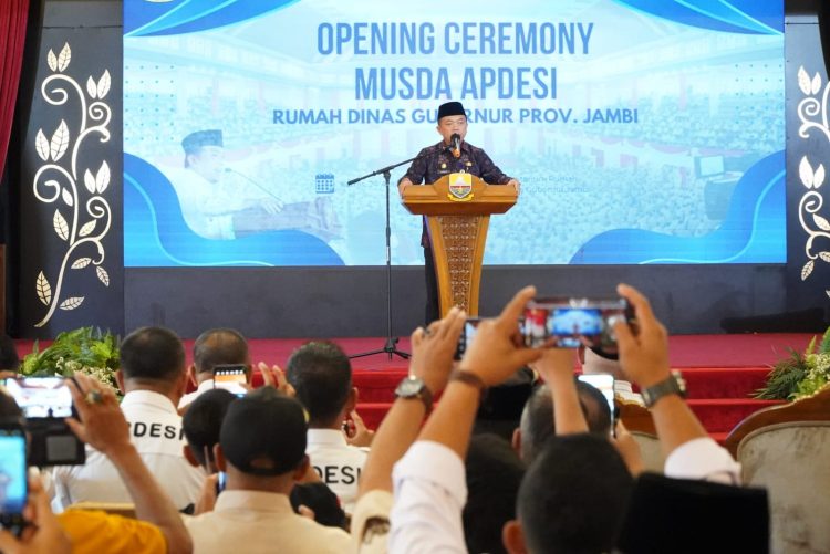 Gubernur Al Haris Ajak APDESI Ikuti Program Presiden Membangun Desa. (Foto : ist)