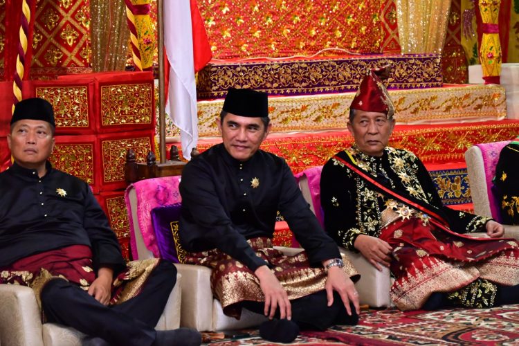 Kapolda hadiri pengukuhan Gubernur dan Wagub Jambi sebagai pembina dan pemangku adat Melayu. (Foto : ist)