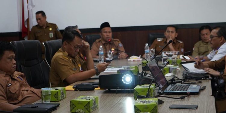 HM Syukur Pimpin Raker Pembinaan dan Asistensi KKS Wujudkan Merangin Sebagai Kabupaten Bersih dan Sehat. (Foto : ist)