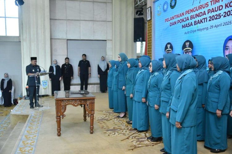 Wali Kota Jambi Lantik PKK Kota Jambi dan PAUD