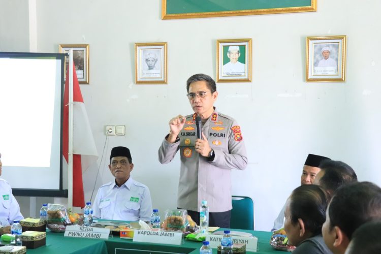 Kapolda Jambi silaturahmi ke tokoh agama dan masyarakat. (Foto : ist)
