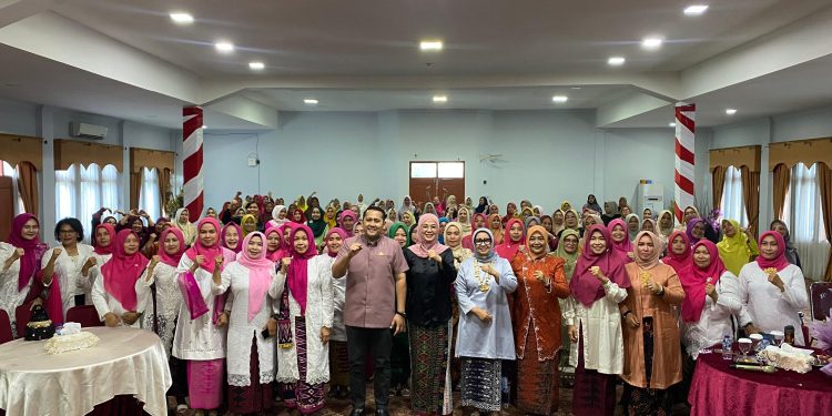 Emak-emak di Merangin Peringati hari Kartini. (Foto : ist)