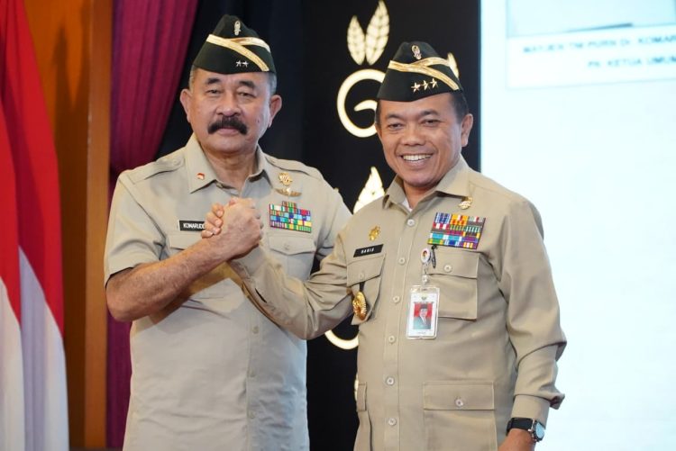 Gubernur Al Haris Dikukuhkan Sebagai Anggota Kehormatan PPAD Provinsi Jambi. (Foto : ist)
