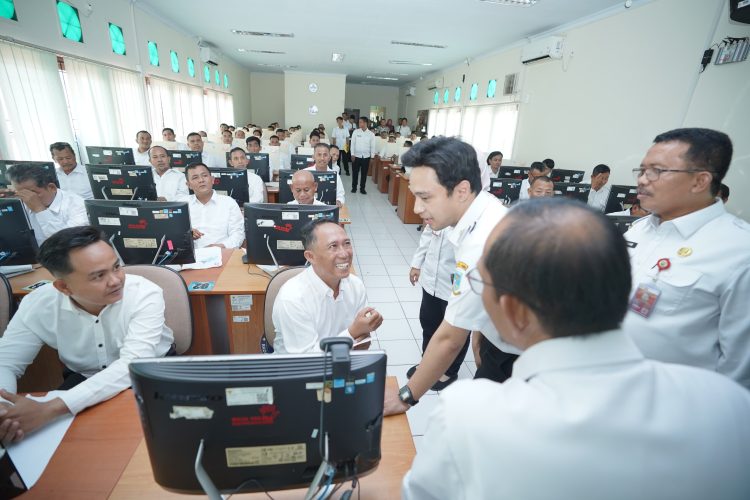 Wawako Jambi Tinjau SKT PPPK Hari Kedua, Pastikan Lancar dan Beri Semangat Peserta. (Foto : ist)