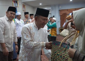 Bupati dan Wakil Bupati lepas keberangkatan CJH Merangin. (Foto : ist)