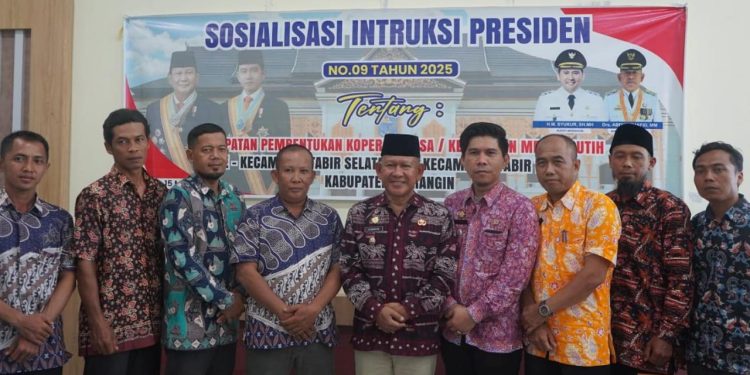 Wabup Buka Sosialisasi Inpres No 09 tahun 2025
Tentang Percepatan Pembentukan Koperasi Desa/Kelurahan Merah Putih. (Foto : ist)