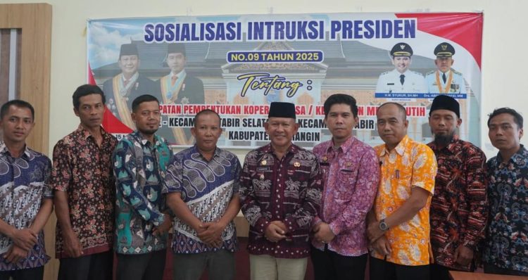 Wabup Buka Sosialisasi Inpres No 09 tahun 2025
Tentang Percepatan Pembentukan Koperasi Desa/Kelurahan Merah Putih. (Foto : ist)