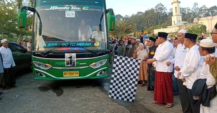 Bupati HM Syukur Lepas CJH Merangin Kloter 20. (Foto : ist)