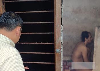 Bupati H M Syukur Jenguk ODGJ Dikurung Keluarga. (Foto : ist)