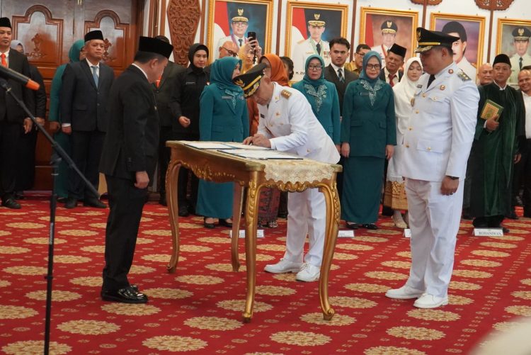 Gubernur Jambi sebut Bupati terpilih harus rangkul semua elemen masyarakat. (Foto : ist)