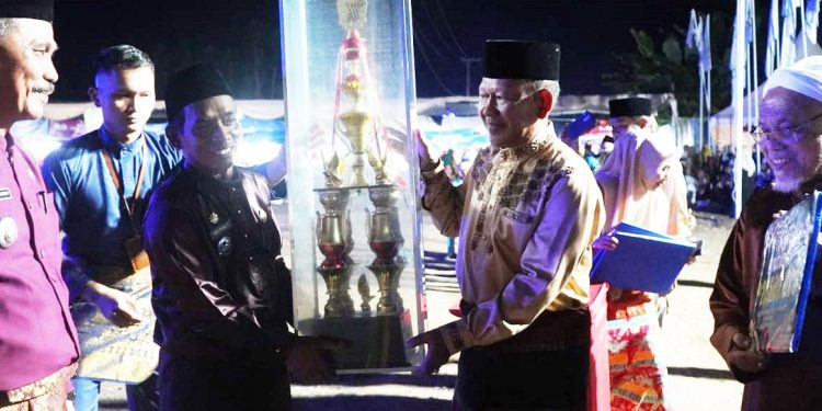 Tabir Barat Juara Umum MTQ ke-51 Merangin. (Foto : ist)