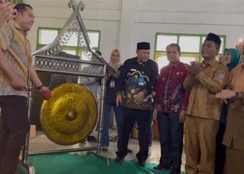 Bupati Syukur kembali meluncurkan sekolah lansia. (Foto : ist)