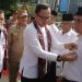 Wamendagri melantik salah seorang ketua RT kota Jambi. (Foto : Rolan - sinarjambi.com)