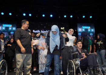 Difabel Tampil Memukau, Wali Kota dan Wawako Jambi Tuai Haru di Malam Puncak Festival Tumpah Ruah. (Foto : ist)