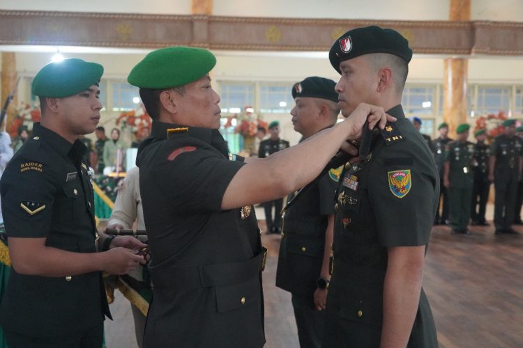 Danrem Gapu Pimpin Sertijab Danyon Raider 142/KJ. (Foto : ist)