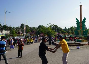 Wabup Khafid Pimpin Senam Jumat Sehat di Tugu Pedang. (Foto : ist)