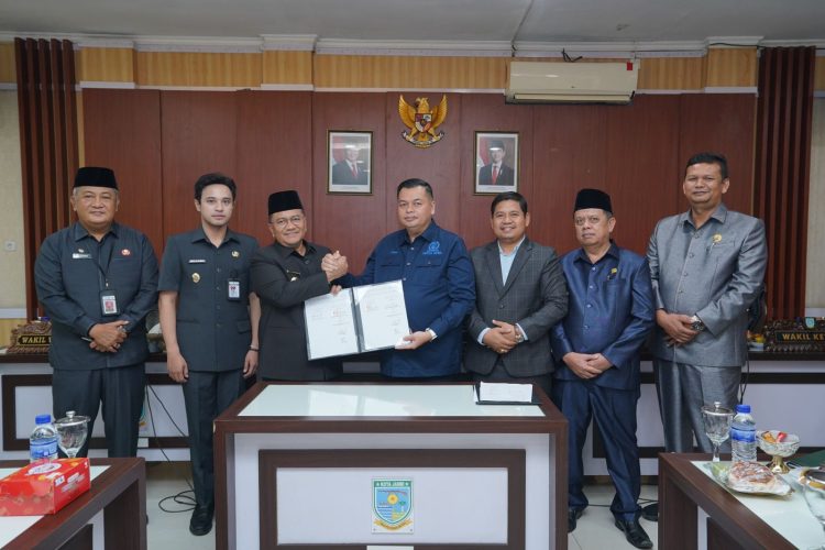 DPRD dan Pemkot Jambi Tandatangani KUA-PPAS Perubahan : Komitmen Wujudkan Tata Kelola Anggaran yang Efektif. (Foto : ist)