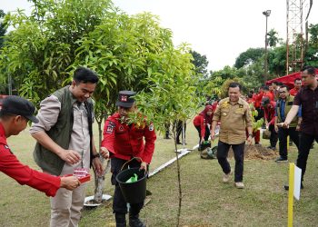 Gubernur Al Haris Dampingi Wamen Sulaiman Kunjungi PT. WKS dan Manggala Agni. (Foto : ist)
