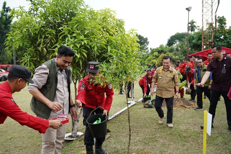 Gubernur Al Haris Dampingi Wamen Sulaiman Kunjungi PT. WKS dan Manggala Agni. (Foto : ist)