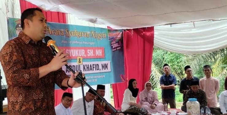 Warga Pulau Rengas Ulu Syukuran Negeri. (Foto : ist)