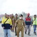 Gubernur Jambi Al Haris saat meninjau di lokasi jalan khusus baru bara. (Foto : ist)