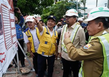 Al Haris dampingi Wakil KSP tinjau rencana pembangunan sekolah rakyat. (Foto : ist)