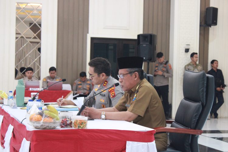 Wagub Sani hadiri rapat koordinasi lintas sektoral di Polda Jambi. (Foto : ist)