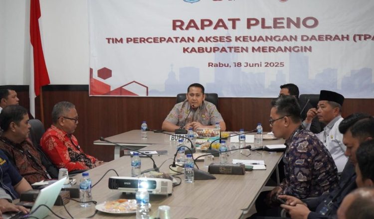 Bupati Syukur Buka Rapat Pleno TPAKD Merangin. (Foto : ist)