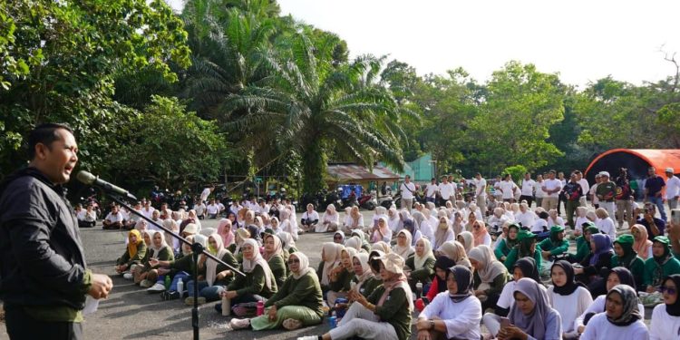 Bupati Syukur luncurkan program wisata Rata Sehari. (Foto : ist)