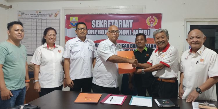 Tim perwakilan Zuwanda mengambil formulir. (Foto : ist)