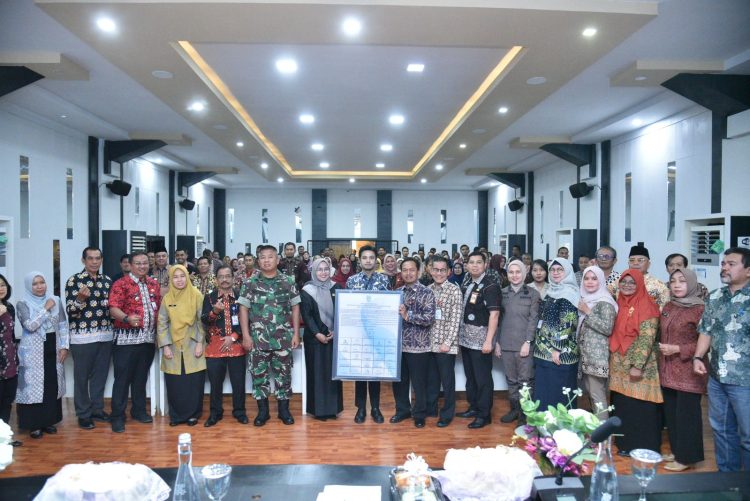 Tegaskan Komitmen Bersama, Pemkot Jambi dan Stakeholder Teken Pernyataan Aksi Konvergensi Stunting. (Foto : ist)