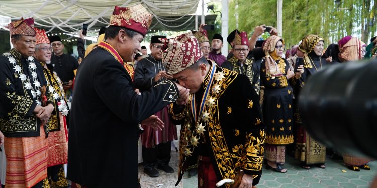 Gubernur Al Haris: Pemangku Adat Melayu Jambi Mitra Pemerintah Dalam Pembangunan. (Foto : ist)
