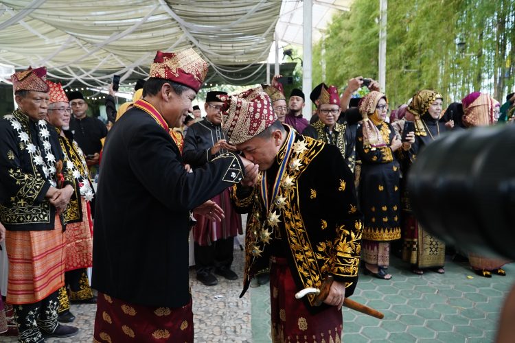 Gubernur Al Haris: Pemangku Adat Melayu Jambi Mitra Pemerintah Dalam Pembangunan. (Foto : ist)
