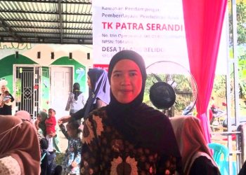 Yeyen Parwati Spd selaku kepala sekolah TK Patra Serandi. (Foto : Rolan - sinrjambi.com)