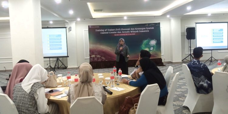 Hari pertama ToT Ekonomi dan Keuangan Syariah content creator dan jurnalis wilayah Sumatera. (Foto : Rolan - sinarjambi.com)