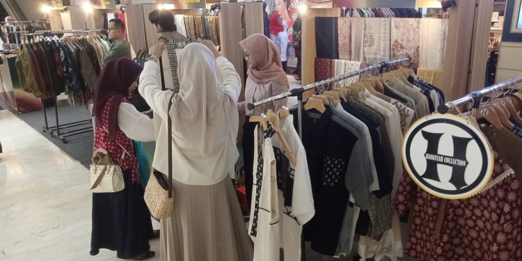 Bazar wastra di Lampung City Mall. (Foto : Rolan - sinarjambi.com)