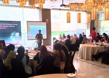Penyampaian materi oleh Wakil Ketua Bidang Pendistribusian Baznas Lampung, Iskandar Zulkarnain. (Foto : Rolan - sinarjambi.com)