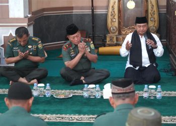 Danrem Gapu (tengah) saat peringatan tahun baru Islam. (Foto : ist)