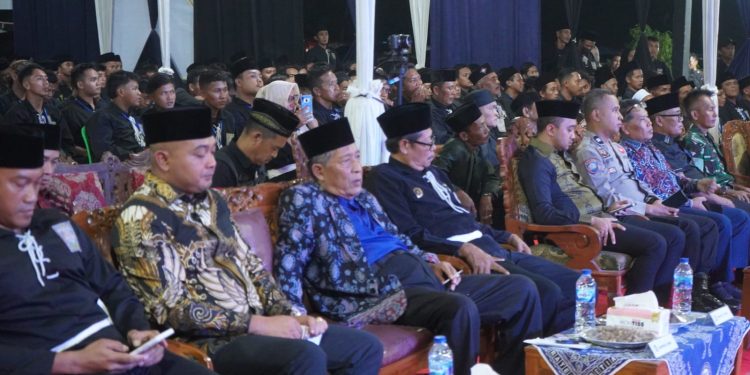Wagub Sani Hadiri Pengesahan Warga Tk I PSHT Cabang Tebo - Pusat Madiun. (Foto : ist)