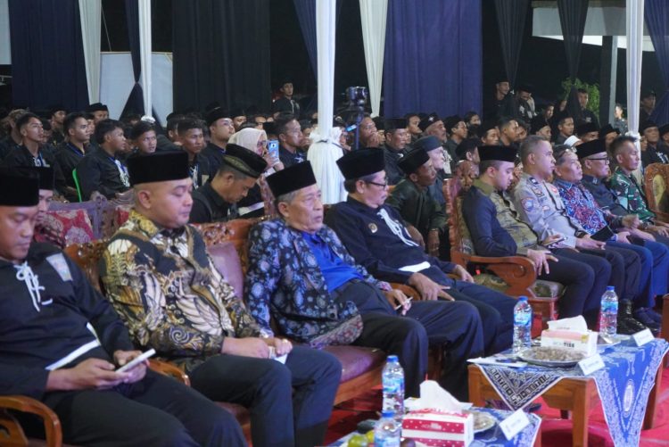Wagub Sani Hadiri Pengesahan Warga Tk I PSHT Cabang Tebo - Pusat Madiun. (Foto : ist)